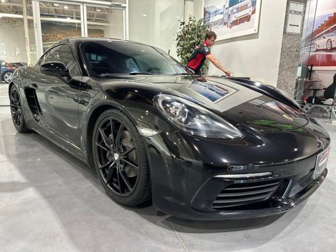 Used 2019 Porsche 718 Cayman RWD image 20