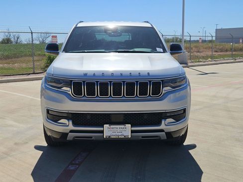 Used 2024 Jeep Wagoneer L Series II w/ Flexible Seating Group image 8