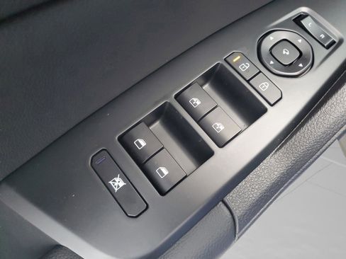 New 2026 Kia Sportage SX FWD image 19