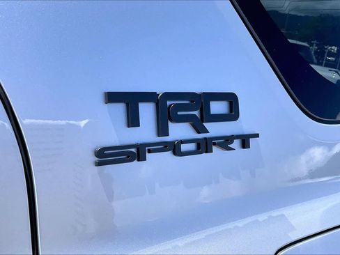 Used 2026 Toyota 4Runner 4WD image 7