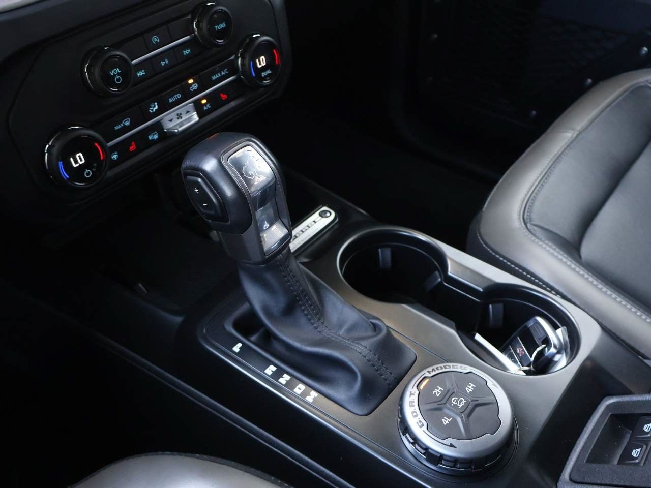 Used 2025 Ford Bronco Outer Banks AWD/4WD image 15