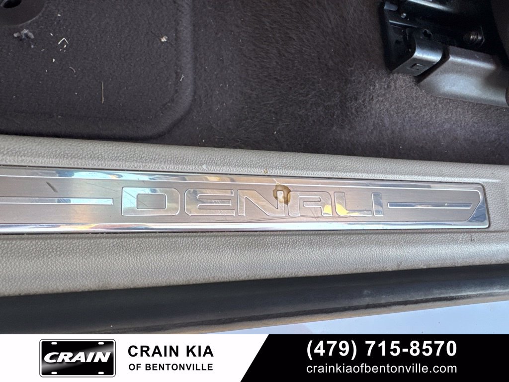 Used 2017 GMC Acadia Denali w/ Technology Package FWD image 26
