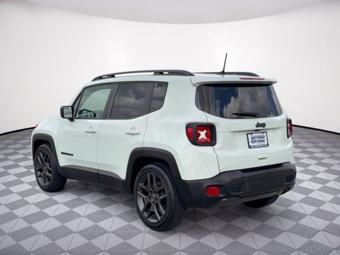 Used 2021 Jeep Renegade Latitude FWD image 3