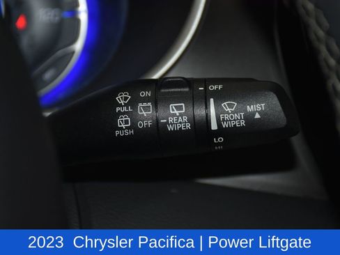 Used 2023 Chrysler Pacifica Touring-L FWD image 12