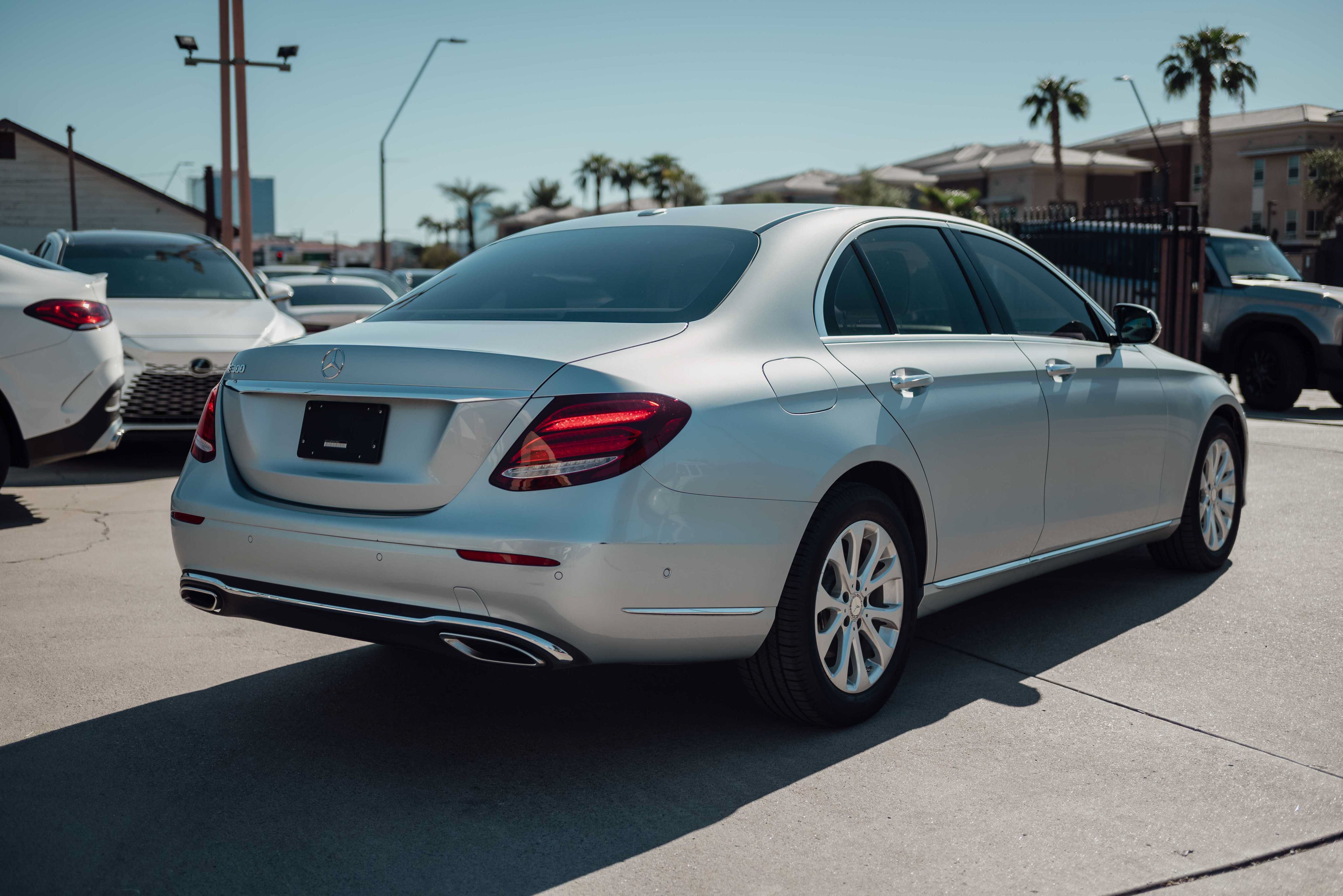 Used 2017 Mercedes-Benz E 300 image 3