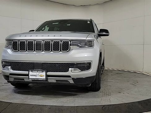Used 2024 Jeep Wagoneer Series III image 4