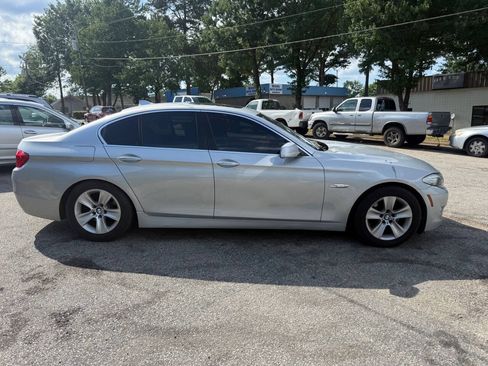 Used 2011 BMW 528i Sedan RWD image 4