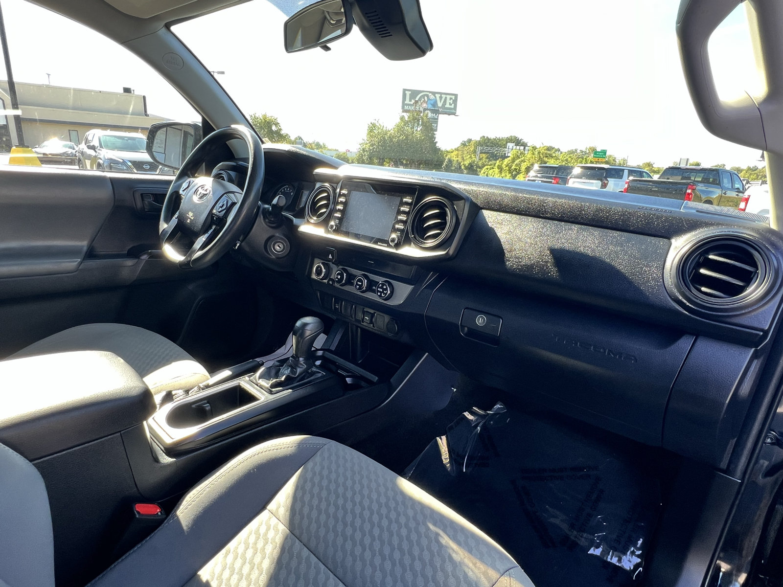 Used 2021 Toyota Tacoma SR AWD/4WD image 17
