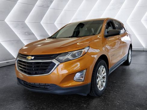 Used 2018 Chevrolet Equinox LS AWD/4WD image 3