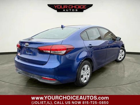 Used 2017 Kia Forte LX image 5