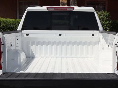 Used 2025 Chevrolet Silverado 1500 LT w/ Leather Package AWD/4WD image 8