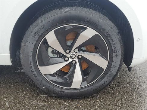 Used 2025 Jaguar F-PACE R-Dynamic S image 5