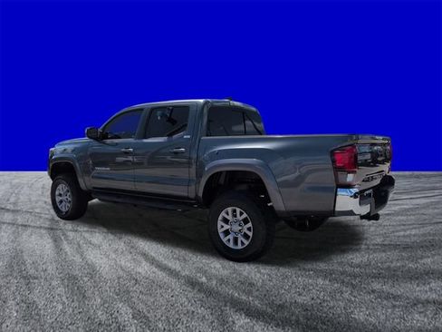Used 2018 Toyota Tacoma SR5 RWD image 6