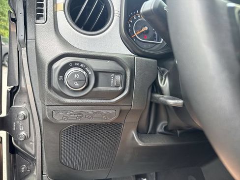 Used 2024 Jeep Gladiator Sport AWD/4WD image 25