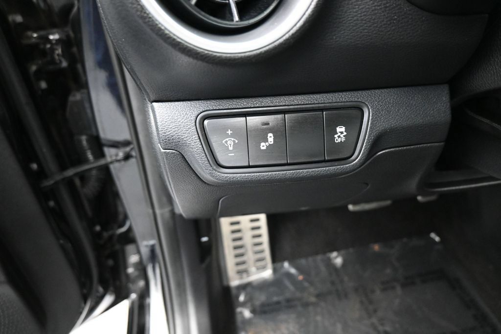 Used 2023 Kia Forte GT-Line FWD image 12