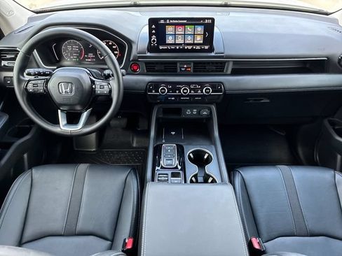 Used 2024 Honda Pilot Touring image 9