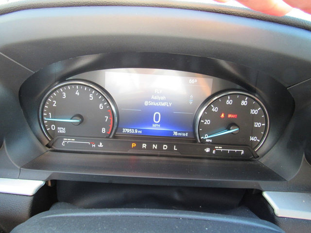 Used 2022 Ford Explorer XLT w/ Equipment Group 202A AWD/4WD image 23