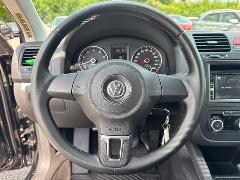 Used 2010 Volkswagen Jetta Limited Edition FWD image 21