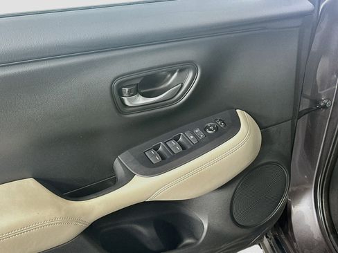 Used 2025 Honda HR-V LX image 15