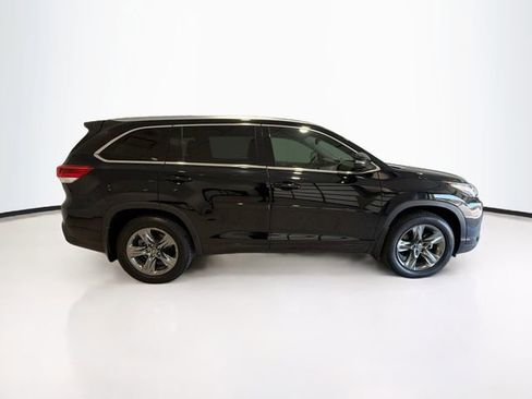 Certified 2017 Toyota Highlander Limited Platinum image 7