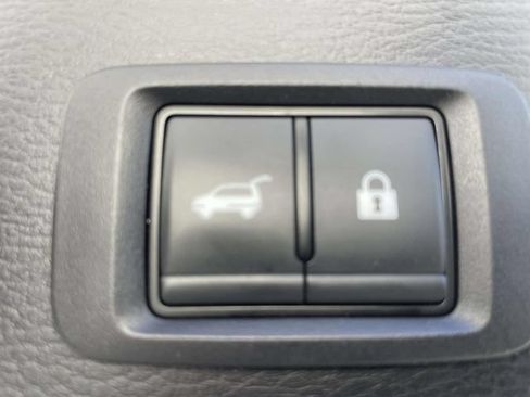 Used 2024 Mitsubishi Outlander SE FWD image 17
