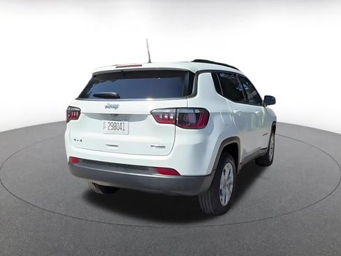 Used 2025 Jeep Compass Latitude AWD/4WD image 14