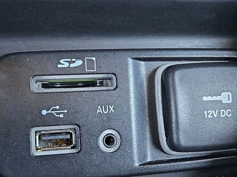 Used 2016 Jeep Cherokee Limited image 15