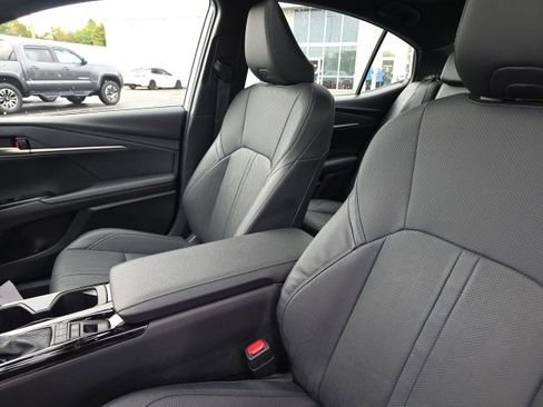 Used 2025 Toyota Camry XSE image 10