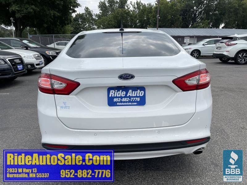 Used 2013 Ford Fusion SE FWD image 6