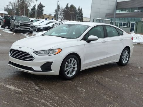 Used 2020 Ford Fusion SE image 4