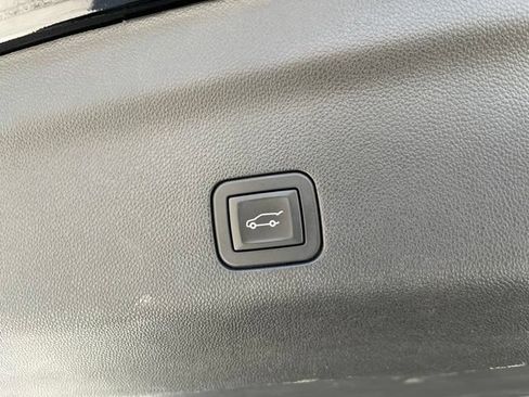 Used 2024 Chevrolet Tahoe Z71 w/ Off-Road Capability Package AWD/4WD image 31