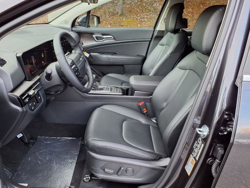 New 2026 Kia Sportage EX FWD image 5