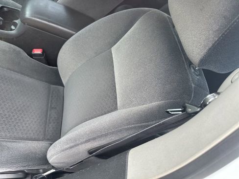 Used 2011 Chevrolet Impala LT FWD image 3