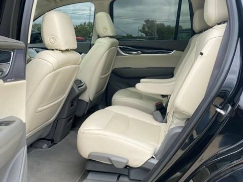 Used 2023 Cadillac XT6 Premium Luxury FWD image 10