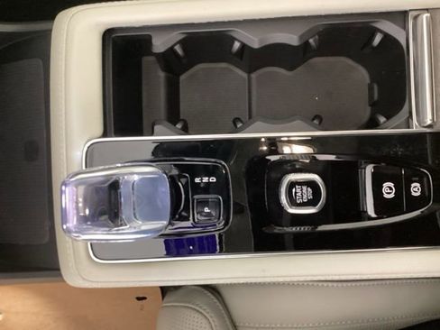 New 2026 Volvo XC90 T8 Ultra w/ Protection Package Premier image 17