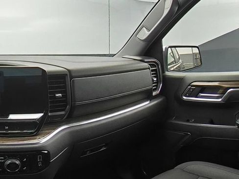 Used 2024 Chevrolet Silverado 1500 LT AWD/4WD image 25