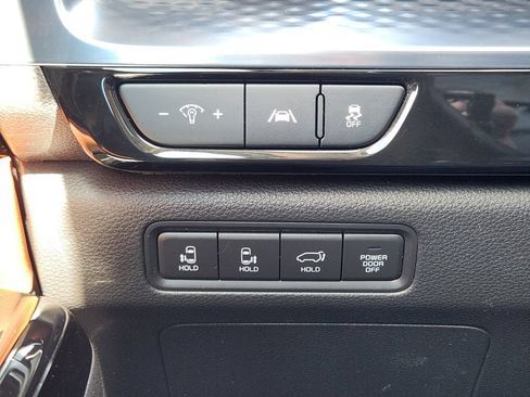 Certified 2024 Kia Carnival SX Prestige FWD image 21