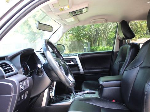 Used 2016 Toyota 4Runner SR5 RWD image 11