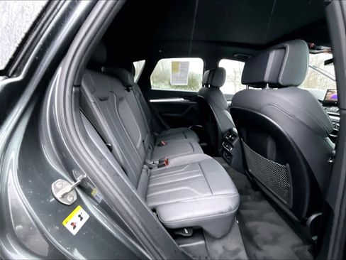 Used 2025 Audi Q5 2.0T Premium image 16