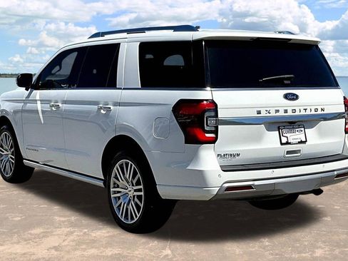 Used 2023 Ford Expedition Platinum image 5