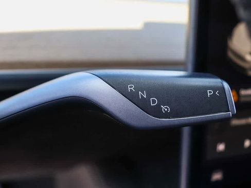 Used 2021 Tesla Model Y Long Range AWD/4WD image 18