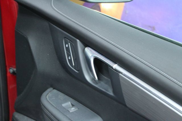 Used 2025 Buick Enclave Preferred w/ LPO, Floor Liner Package FWD image 9