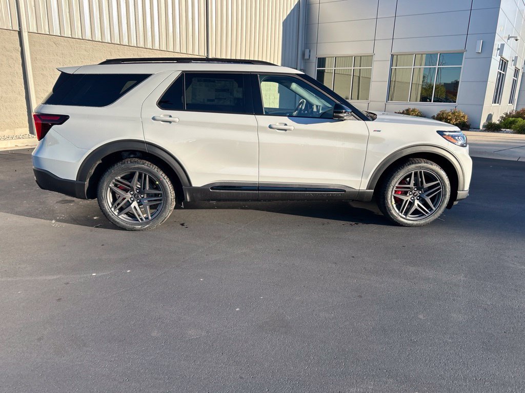 New 2027 Ford Explorer ST-Line AWD/4WD image 7