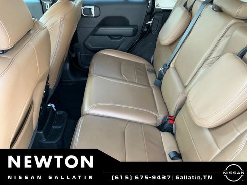Used 2023 Jeep Wrangler Unlimited Sahara w/ Cold Weather Group AWD/4WD image 10