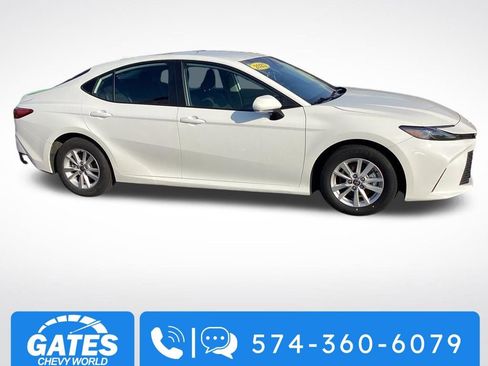 Used 2025 Toyota Camry LE FWD image 10