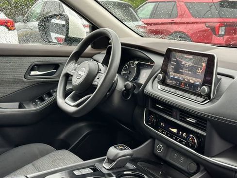 Used 2023 Nissan Rogue SV AWD/4WD image 32