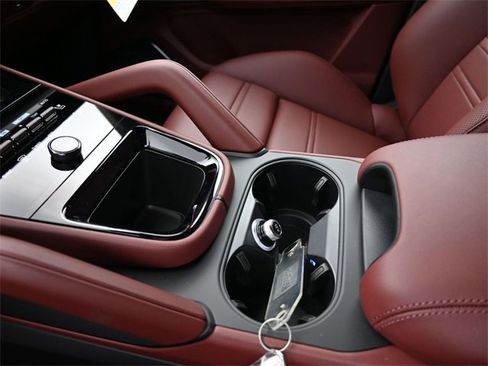 New 2025 Porsche Cayenne Turbo image 19