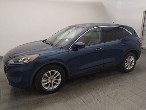 Used 2020 Ford Escape SE FWD image 2