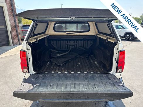 Used 2023 Chevrolet Colorado LT w/ LT Convenience Package II AWD/4WD image 13