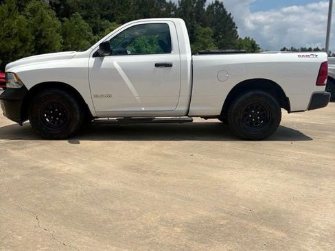 Used 2019 RAM 1500 Tradesman RWD image 2